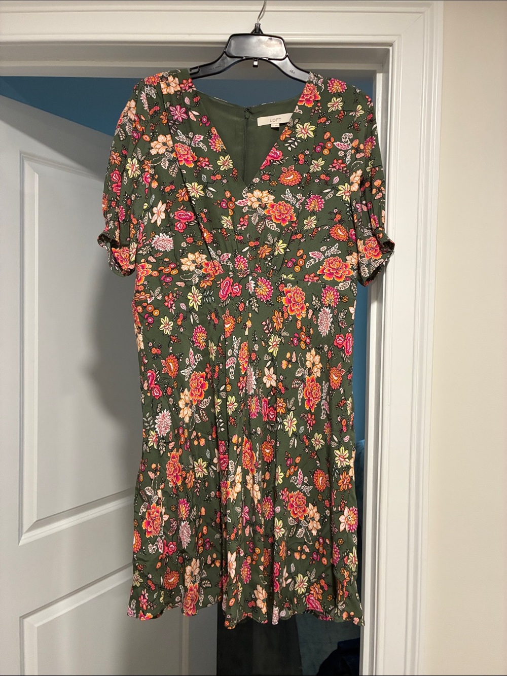 LOFT Olive Green Floral V-Neck Short Sleeve Dress
